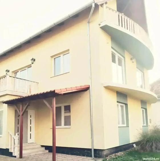 Casă cu 6 camere cu Teren 2255 Mp în Cenad