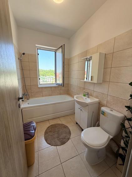 Inchiriez Apartament 2 camere - 42mp - Decomandat - 18