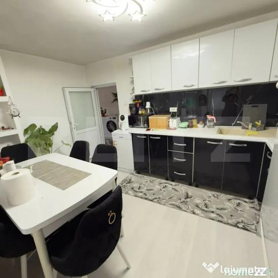 Casă cu 9 camere cu Teren 1860 Mp în Central