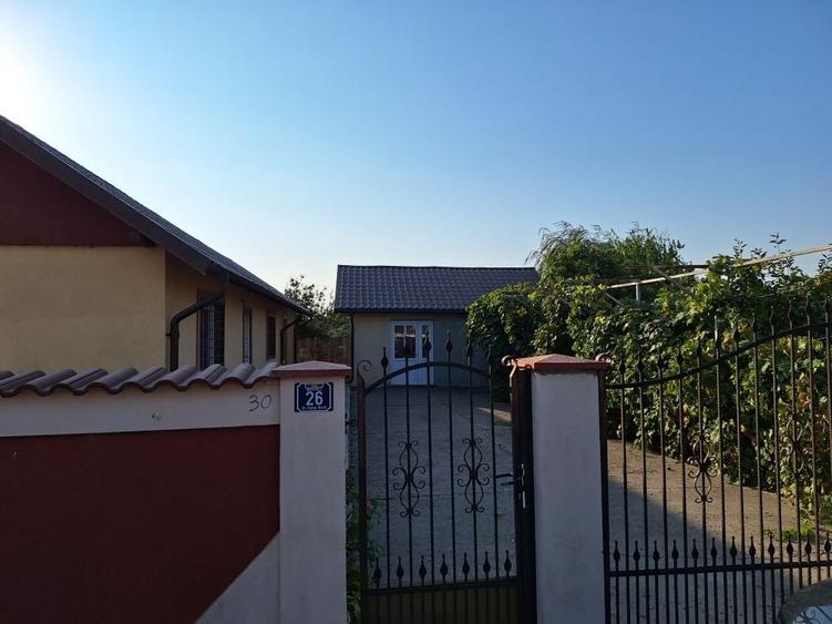 Casă cu 4 camere în Vulturu