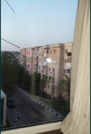 Apartament cu 2 camere decomandat în Casa Cărții