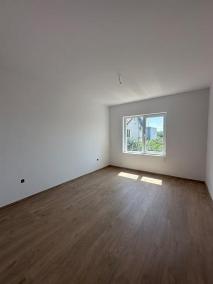 Duplex cu 4 camere cu Canalizare în Vârteju