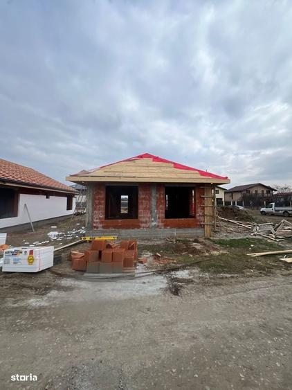 Casă cu 3 camere cu Teren 290 Mp în Clinceni