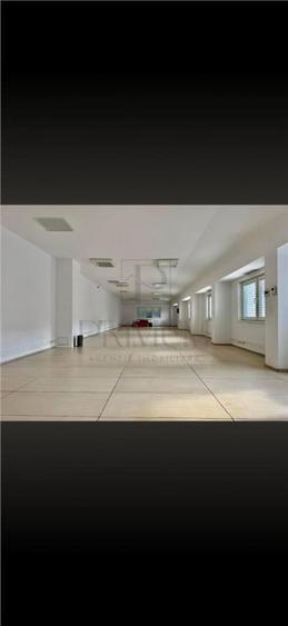 Casă cu 7 camere cu Teren 470 Mp în Central