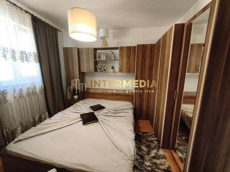 Apartament cu 2 camere semidecomandat, mobilat în Cetate