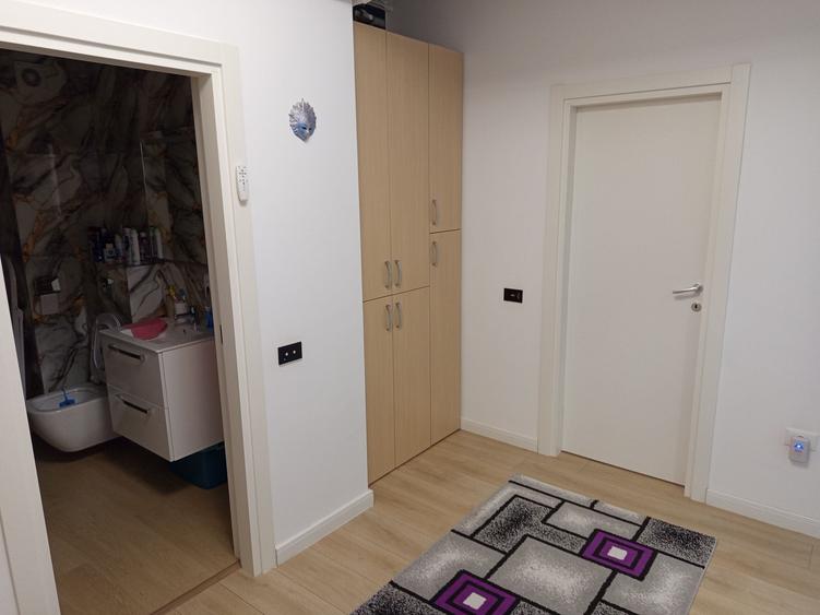 Apartament cu 2 camere decomandat în Palazu Mare