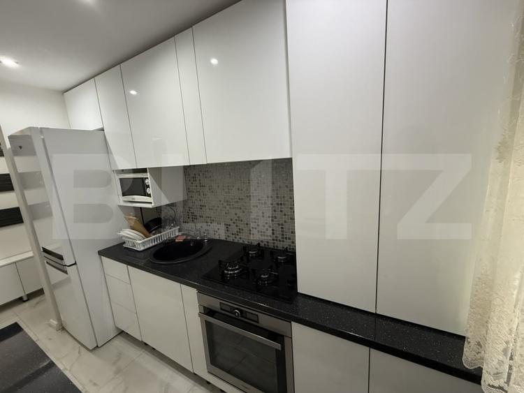 Apartament cu 2 camere semidecomandat, mobilat în Micro 14