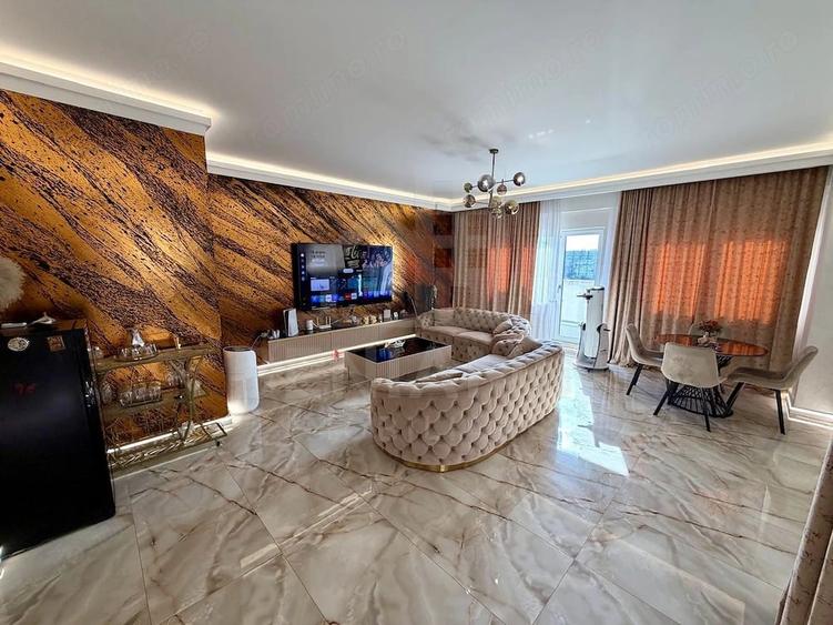 Apartament cu 3 camere decomandat în Calea București
