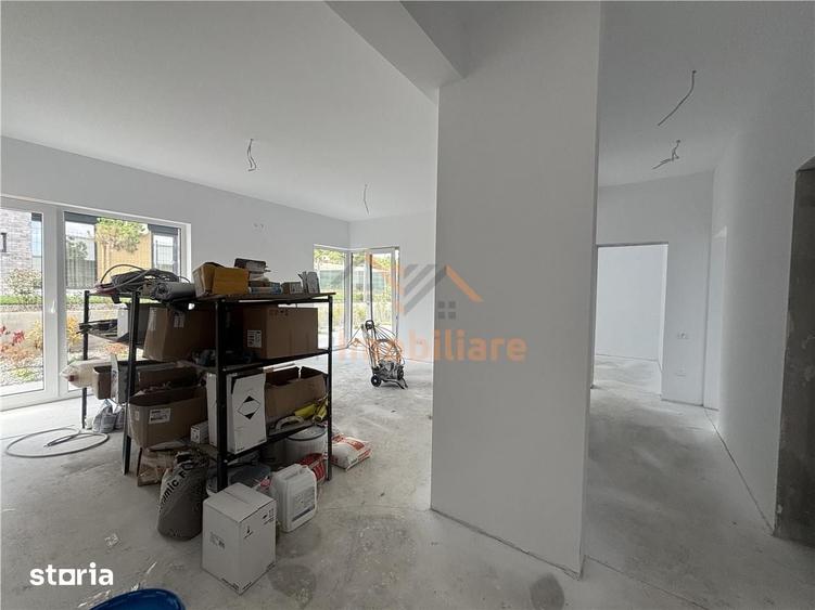 Casă cu 4 camere cu Teren 579 Mp în Iorga