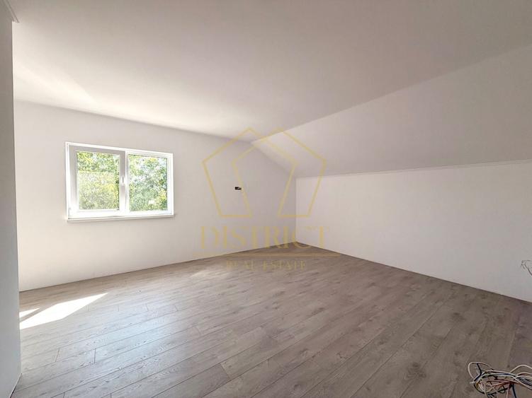 Duplex cu 4 camere cu Canalizare în Moșnița Veche
