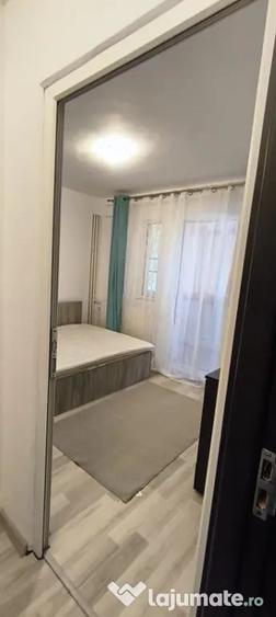 Apartament cu 2 camere semidecomandat în Tei