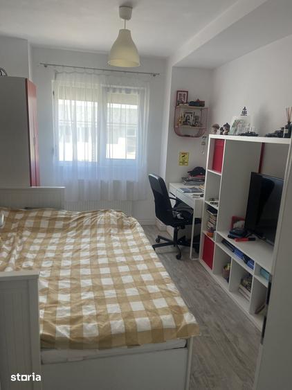 Apartament cu 3 camere în Roșu