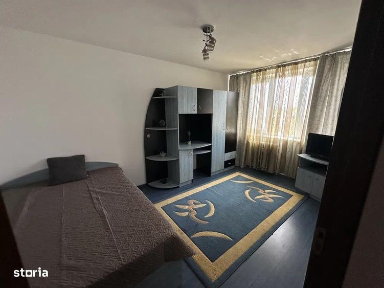 Apartament cu 2 camere decomandat în Calea București
