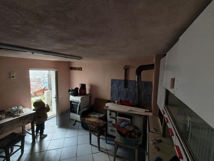 Casa saseasca cu beci boltit(crama), in zona turistica la 5 km de Rasnov, Zarnesti Brasov, cu materiale pt. acoperis nou incluse, direct de la PRIVAT! - 3
