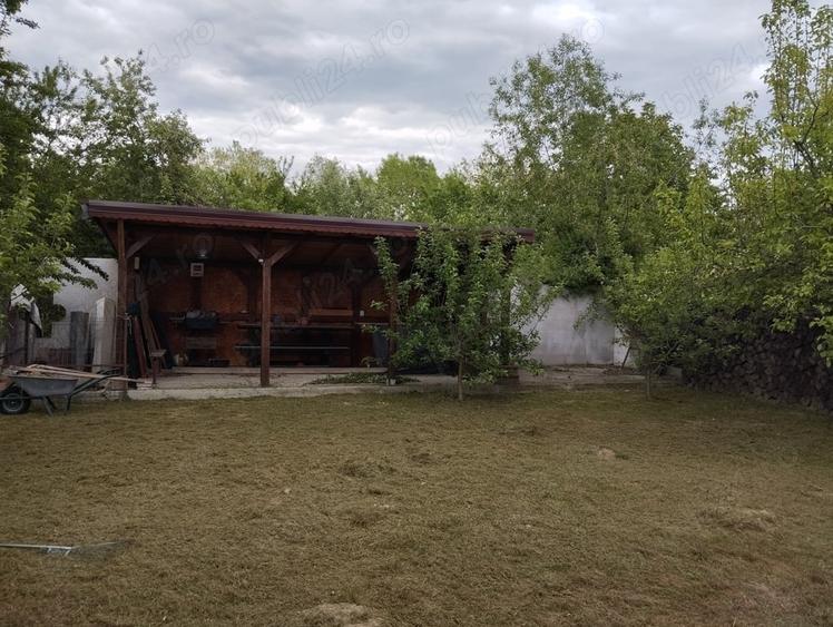 Casă cu 6 camere în Oțelu Roșu