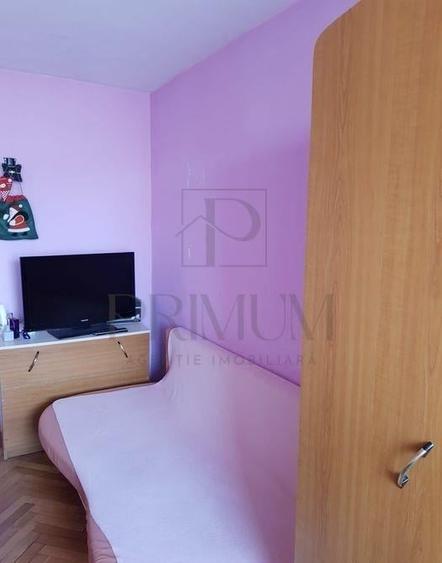 Apartament cu 4 camere decomandat, mobilat în Olimpia-Stadion