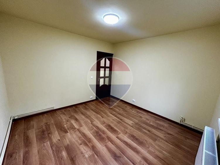 Apartament cu 2 camere decomandat în Republicii