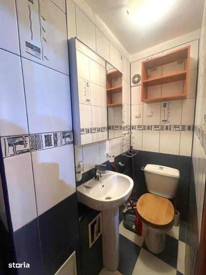 Apartament cu 3 camere, mobilat în Tei