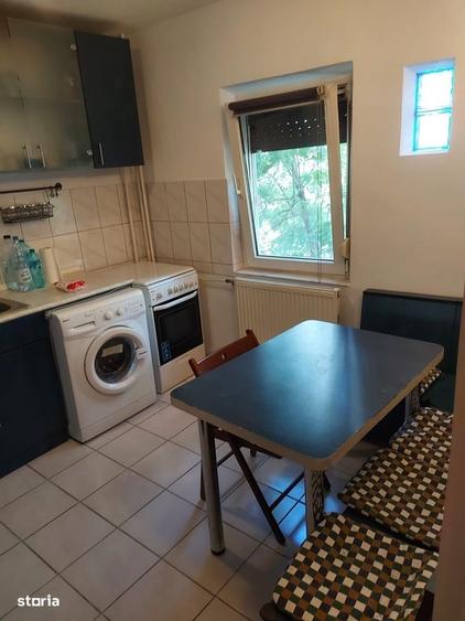 Garsonieră decomandată în Tei