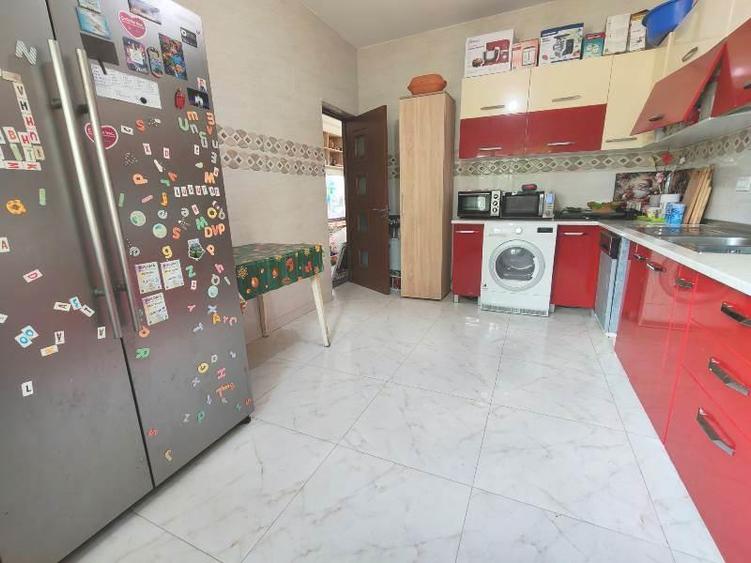 Casă cu 4 camere cu Teren 200 Mp în Prelungirea Ghencea