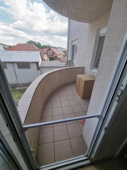 Apartament cu 3 camere în Cetate