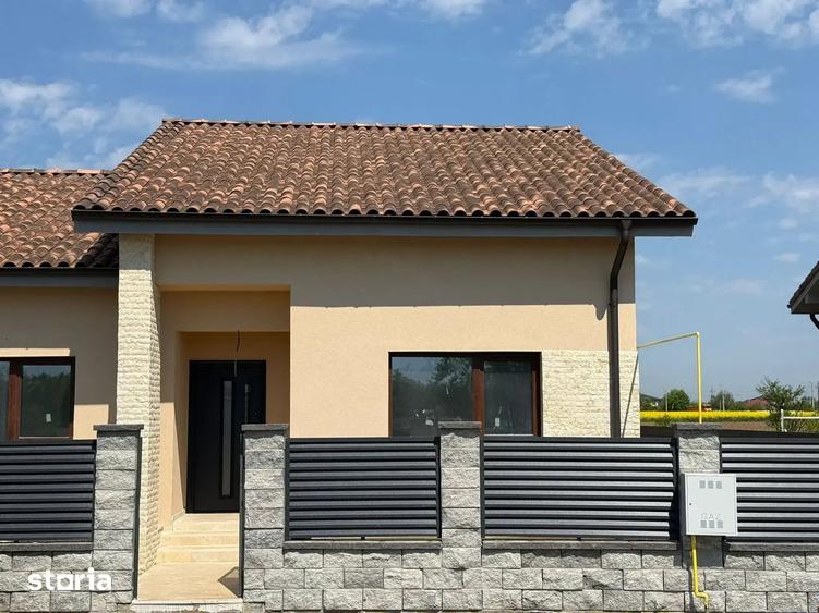 Casă cu 4 camere cu Teren 359 Mp în Cernica