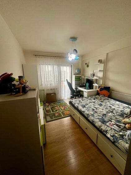 Apartament cu 4 camere, mobilat în Km 5