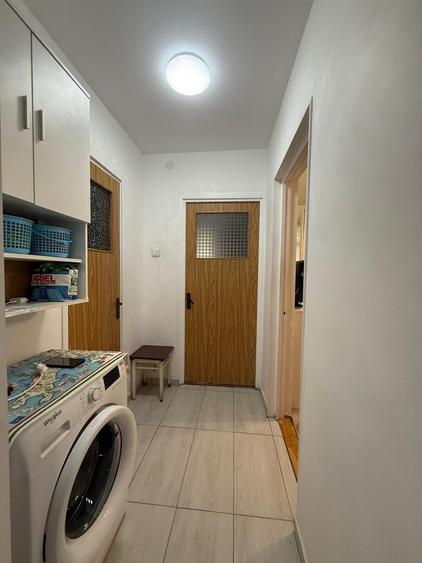 Apartament cu 3 camere decomandat, mobilat în Brâncoveanu