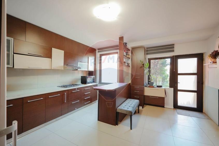 Duplex cu 3 camere cu Teren 241 Mp în Iosia