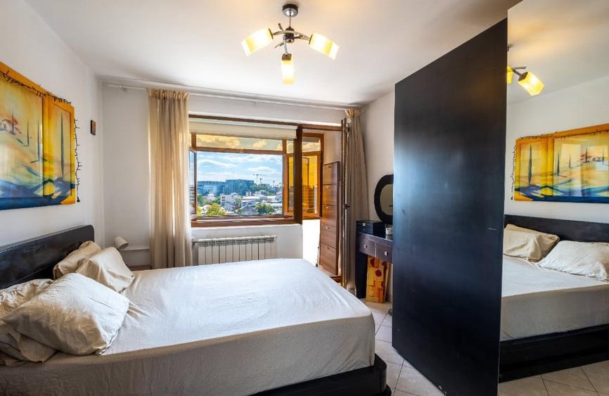 Apartament cu 3 camere semidecomandat în Unirii