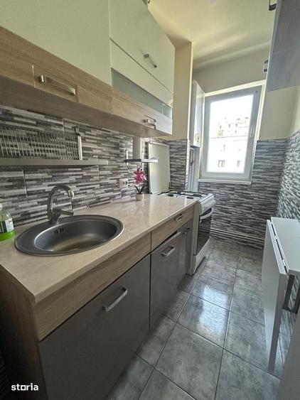 Apartament cu 2 camere semidecomandat în Florilor