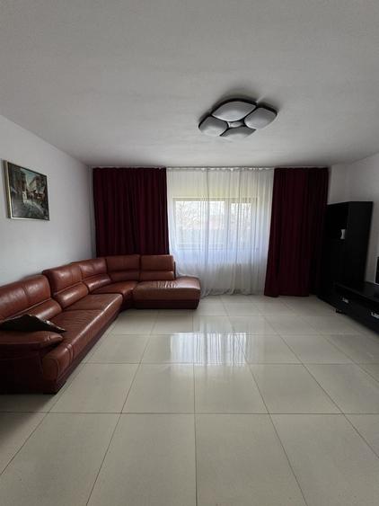 Casă cu 4 camere cu Teren 4044 Mp în Drăgoești