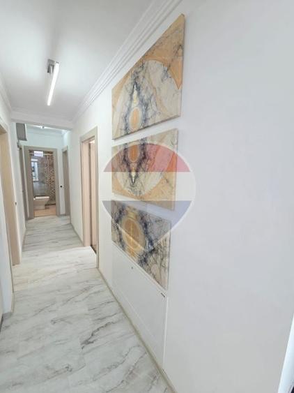 Apartament cu 3 camere decomandat, mobilat în Spitalul Județean