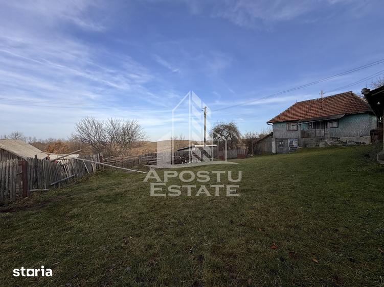 Casă cu 4 camere cu Teren 2231 Mp în Cerbăl