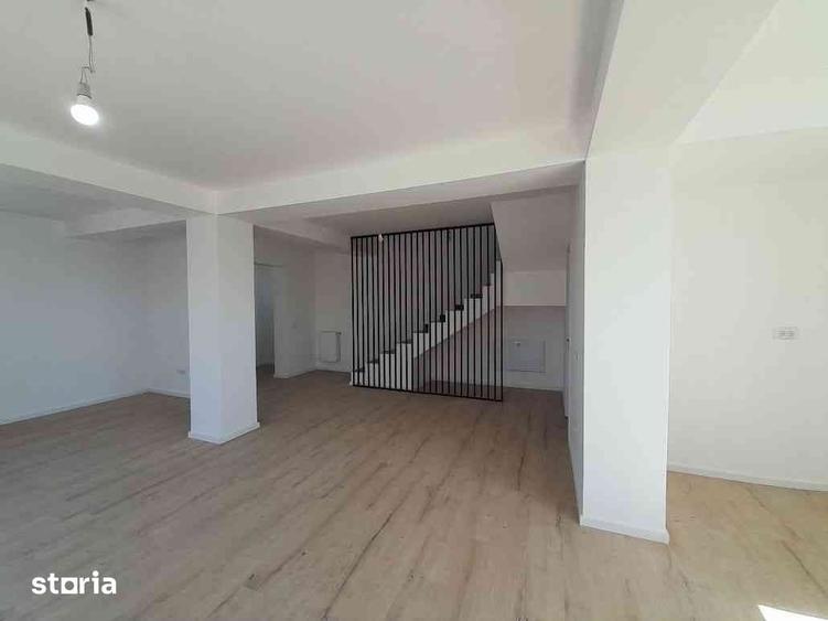Casă cu 6 camere cu Teren 200 Mp în Balotești