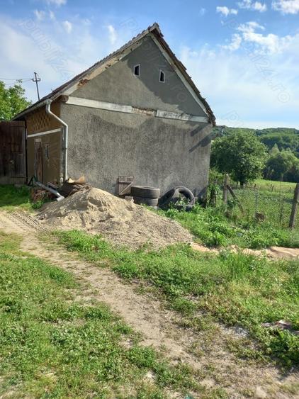 Casă cu 3 camere cu Teren 1000 Mp în Rusu de Sus