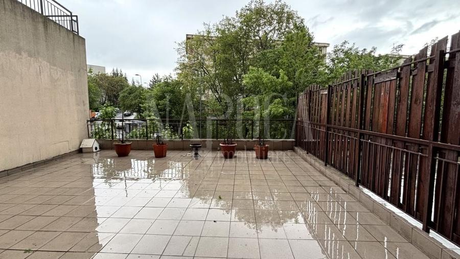Apartament cu 3 camere decomandat în Zorilor