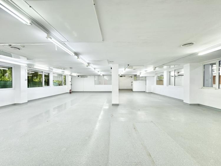 Spațiu industrial, de 1,080 mp, în Oltenița