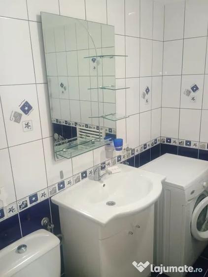 Apartament cu 2 camere decomandat în Tractorul
