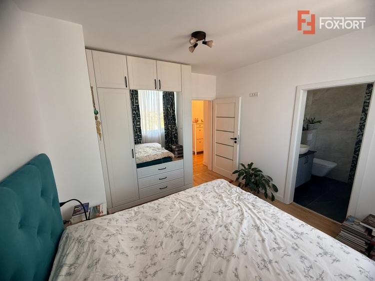 Penthouse cu 3 camere decomandat, mobilat în Badea Cârțan