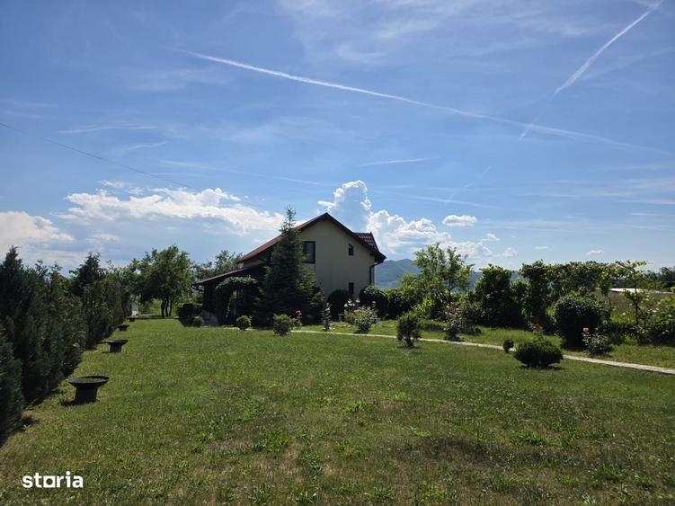 Casă cu 4 camere în Bălata