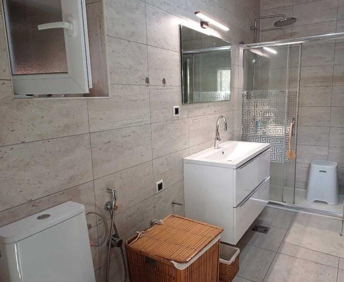 Casă cu 4 camere în Central