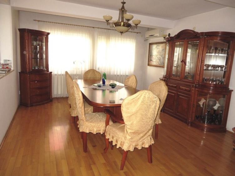 Casă cu 5 camere cu Teren 500 Mp în Mihai Bravu