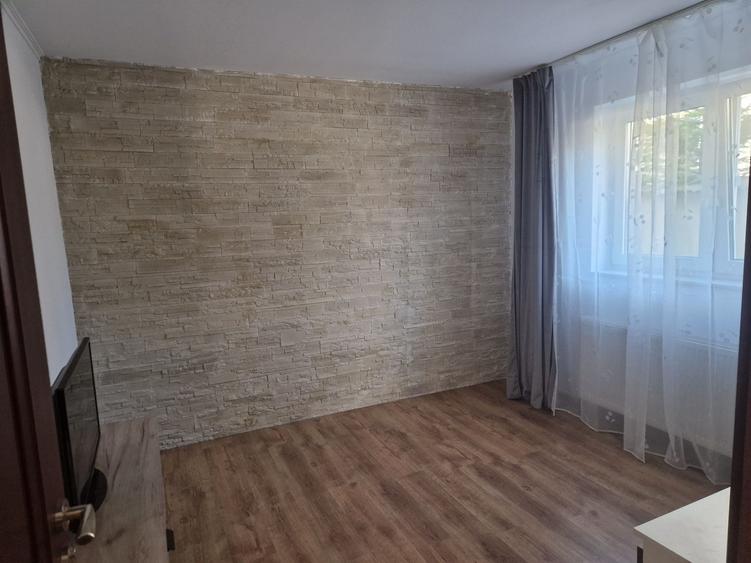 3 camere de inchiriat la casa - 6