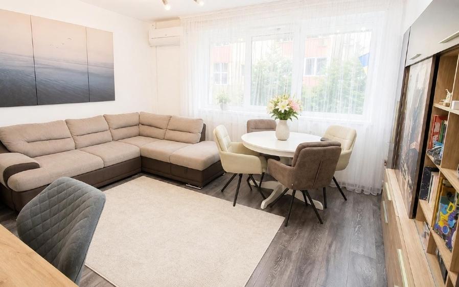 Apartament cu 3 camere decomandat, mobilat în Central