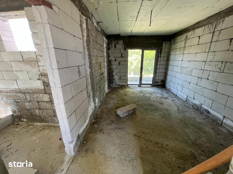 Casă cu Teren 350 Mp în Eforie