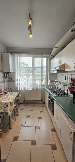 Apartament cu 3 camere semidecomandat, mobilat în Trei Stejari