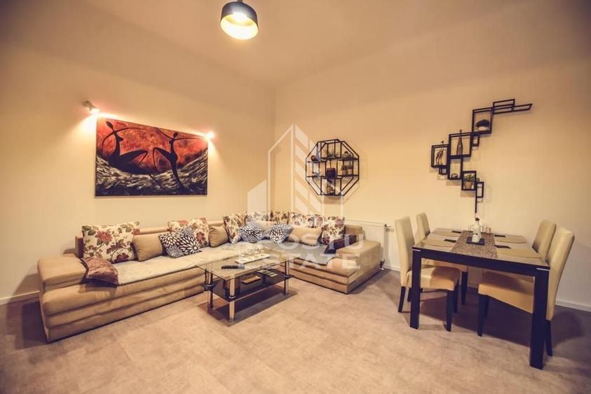 Apartament cu 3 camere decomandat, mobilat în P-ța Unirii