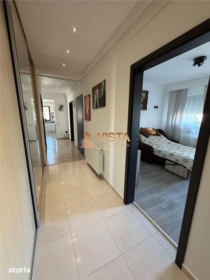 Apartament cu 4 camere, mobilat în Tractorul