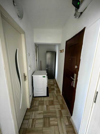 Garsonieră decomandată în Rovine